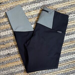 EUC Oiselle Black Reflective “Magic Number” Tights, 8